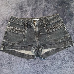 Size 3 Bullhead shorts, stretchy, have pockets